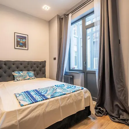 Stylish 2bdrm In The Very Heart Of Sofia