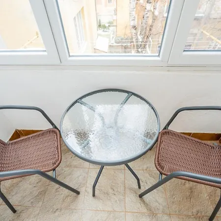 Stylish 2bdrm In The Very Heart Of Lägenhet *
