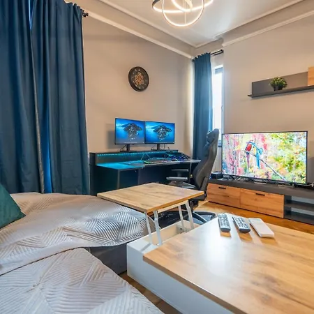 Stylish 2bdrm In The Very Heart Of *