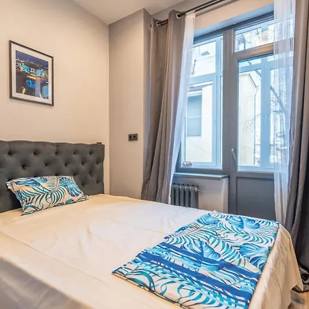 Stylish 2bdrm In The Very Heart Of Lägenhet Sofia