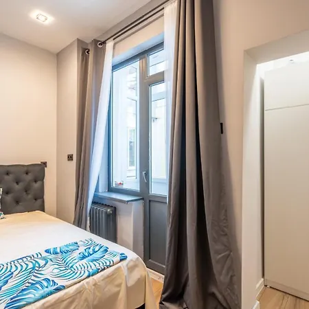 Stylish 2bdrm In The Very Heart Of 아파트