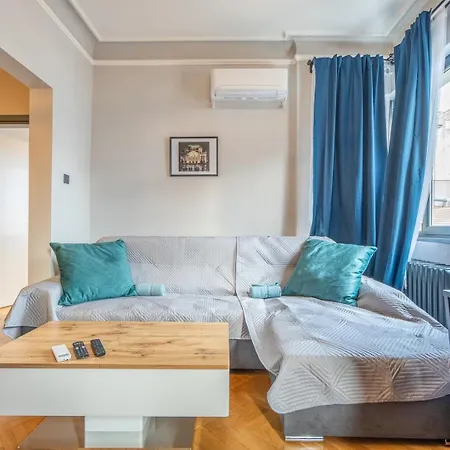 아파트 Stylish 2bdrm In The Very Heart Of *