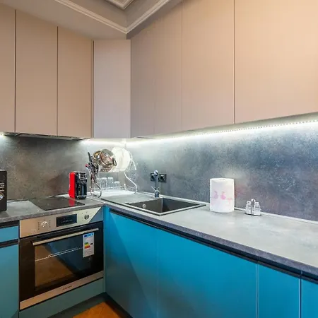 Stylish 2bdrm In The Very Heart Of Lägenhet