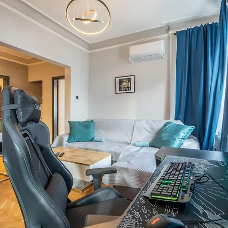 Stylish 2bdrm In The Very Heart Of