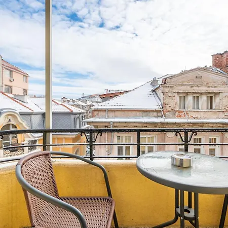 Stylish 2bdrm In The Very Heart Of *