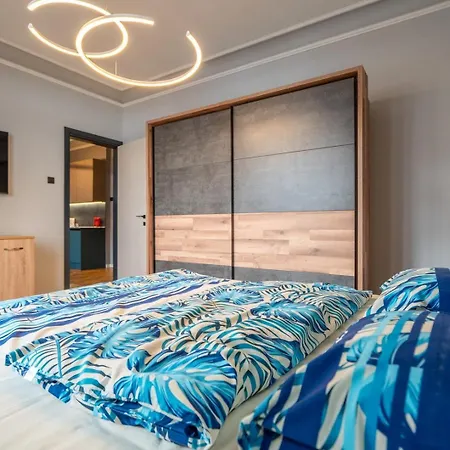 Stylish 2bdrm In The Very Heart Of