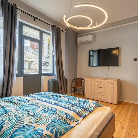 아파트 Stylish 2bdrm In The Very Heart Of *