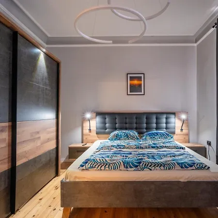 Stylish 2bdrm In The Very Heart Of *
