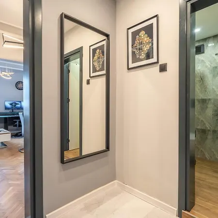아파트 Stylish 2bdrm In The Very Heart Of 소피아